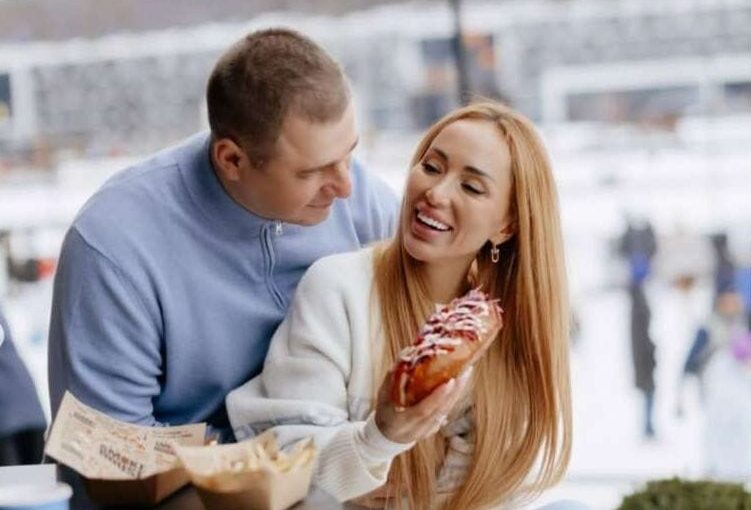 Податківець з Одещини намагався приховати факт купівлі діамантового кільця