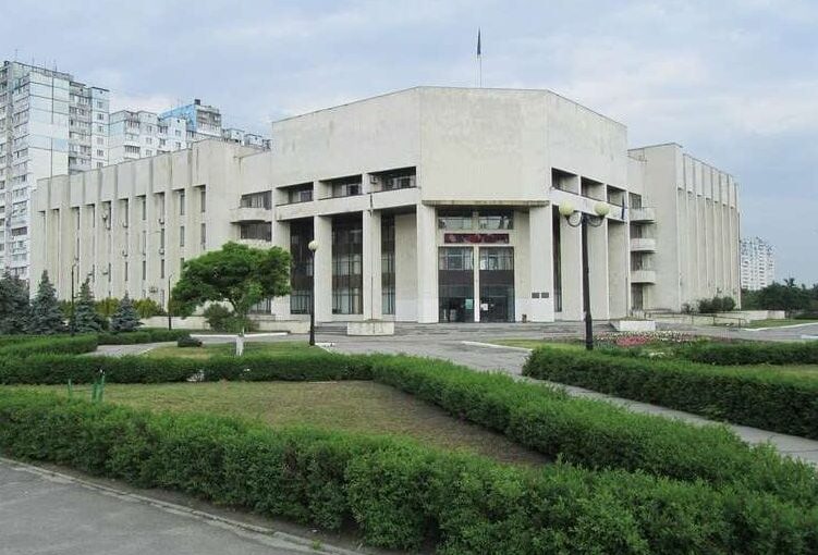 Через місяць отримала подарунки на 1,4 млн грн: нова квартира чиновника