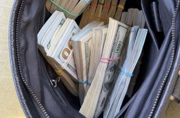 Від Парижа до Балі: як ‘дипломатичний туризм’ голови Держфінмоніторингу Проніна покриває мільярдні розкрадання в ЗСУ