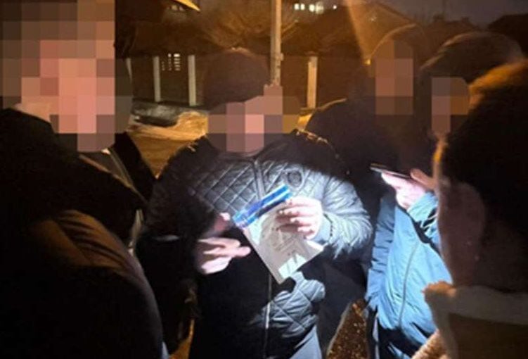 Волинський чиновник вимагав хабар за «відсутність проблем»