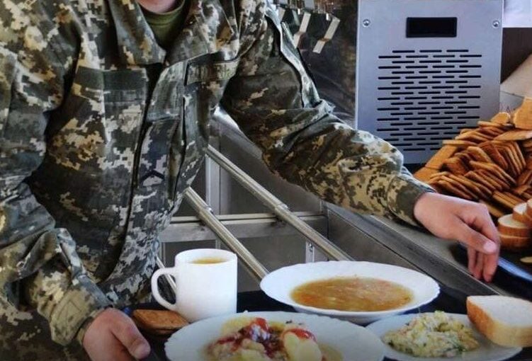 Вода замість м’яса: тиск на військову лаву