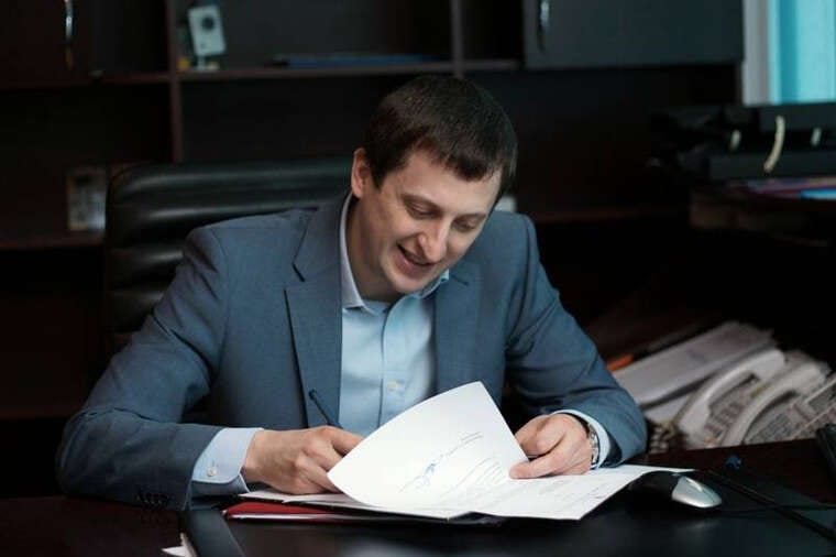 Мільйонні оборудки та хабар у тубусі: як ексголова Держгеокадастру опинився за ґратами