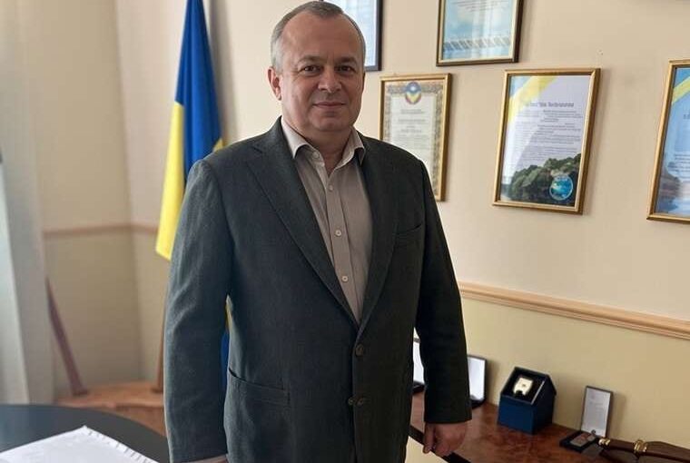 Подарунки замість зарплати: статки керівника Азовського управління