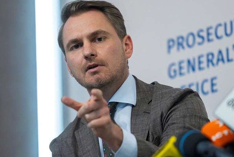 Нічний виїзд Руслана Кравченка та його дружини за кордон
