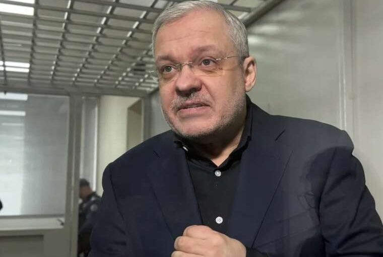 ВАКС скасував носіння електронного браслета для ексміністра Галущенка